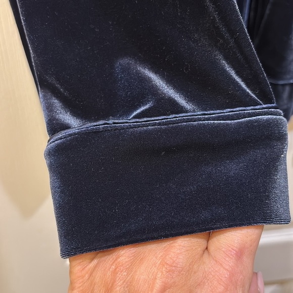 LAUREN..RALPH LAUREN DARK BLUE VELVET SHACKET/SHIRT LONG SLEEVE 
BUTTON DOWN - Picture 5 of 6